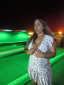 Catalina_ramos - Twerk in road