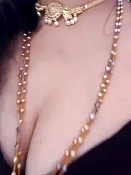 Komal_Bhabhi4u - Naked doggy walk