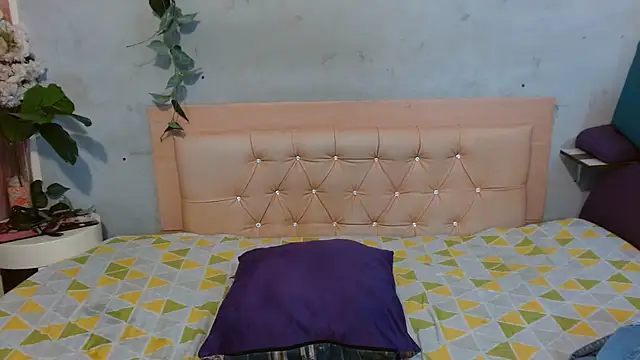 Kylie_Jennerr - doble penetracions with dildo 25cm