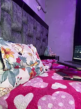 Lucia-Candy - play pussy