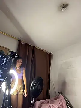 TamaraMera - pose sexy + beso