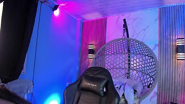 Brenda_moris01 - dildo in pussy