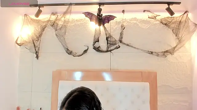 NINAMARTINS - put the plug in my ass daddy 🍑👈🏻🥴