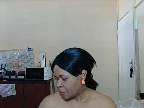 Mydreamgirrl - H I GUYS HELP ME TO PAY MY RENT