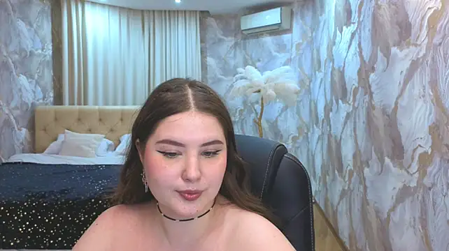 PixelGoddess - sexy cleaveage tease