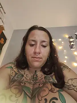 Thelittledevil388 - Me montrer nue entièrement