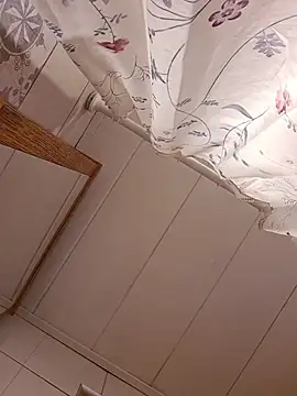 Yuminull - Squirt there outside