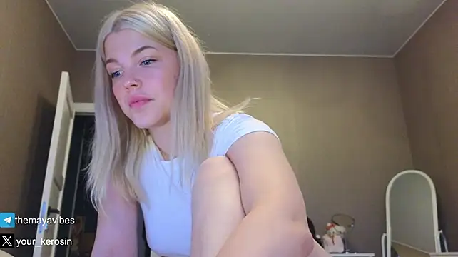 Maya_NextDoor - Touch my wet pussy