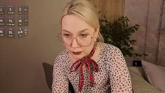 Nikki_Mi1k - falash pussy + asshoole