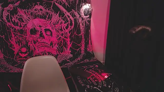 mikaskullcs' Live XXX Chat