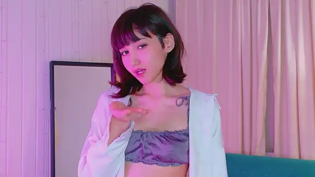GentleMusee - eye contact + lick lips + wink