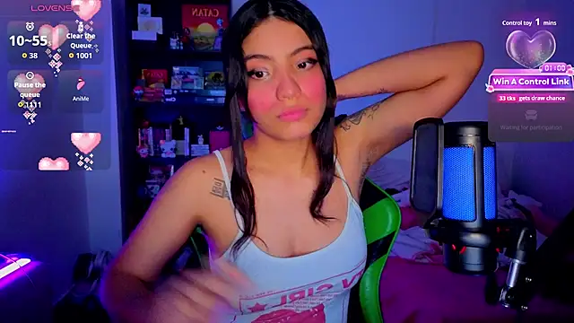 Lovelyamyy - TEASE WITH MY TITS + TONGUE OUT👾