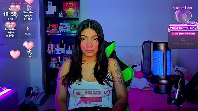 Lovelyamyy - TEASE WITH MY TITS + TONGUE OUT👾