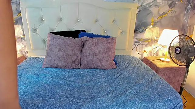 Larissa_Frost - control lush x 5 min