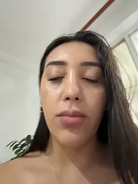 Hannahoff - My boss spanks hard my ass
