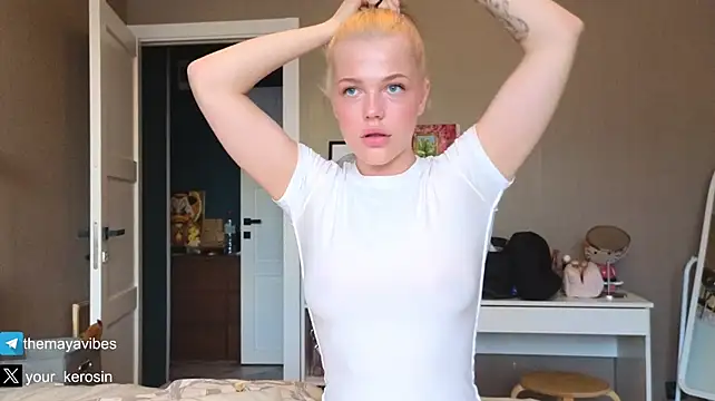 Maya_NextDoor - Touch my wet pussy