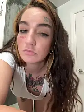 BrattyKiller - get baked and naked with chat