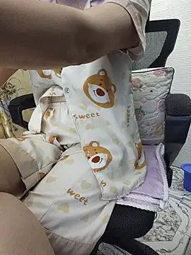 Hara_lusia83 - The girl is sexy, big, and seductive.