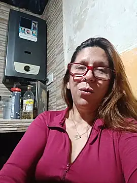 Cari75 - Aceite en tetas 3 minutos
