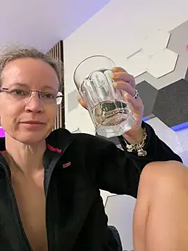 AnnikaRose - Naked Orgasmus