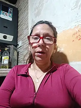Cari75 - Aceite en tetas 3 minutos