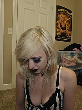 AmethystFoxx - Fuck pussy + bj at the same time