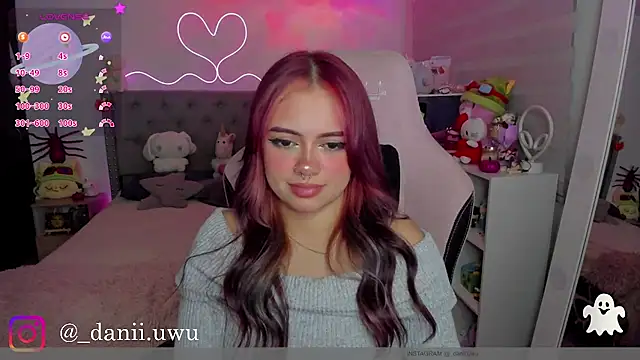CuteDani_ - 🌸 Oil in my body naked uwu