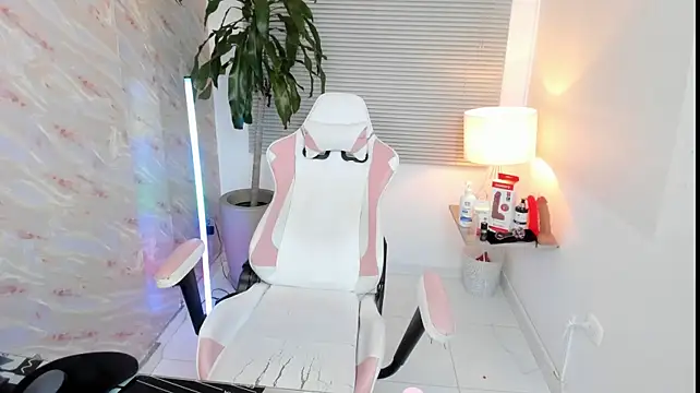 Mia_Pinkyy - Doggy Naked x1 min