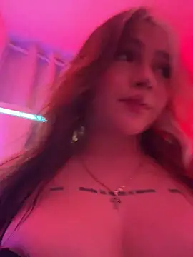Daniela_ruizz - Saliva in Titts