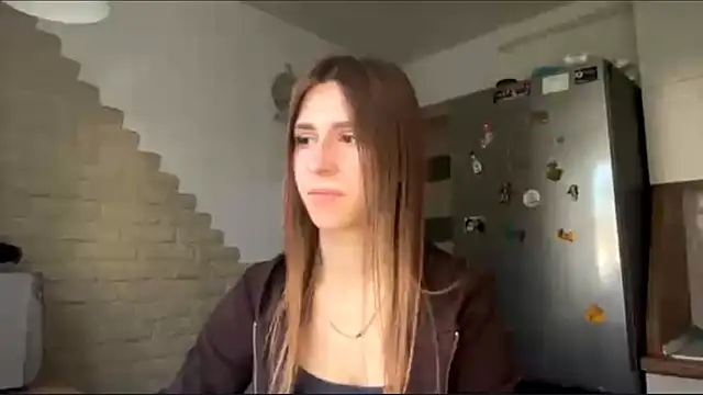 ZaraGuyette - touch shoulder