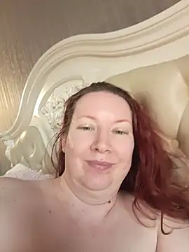 GoddessLara - squirting hairy pussy