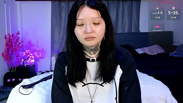 Lein_Bone - dildo play