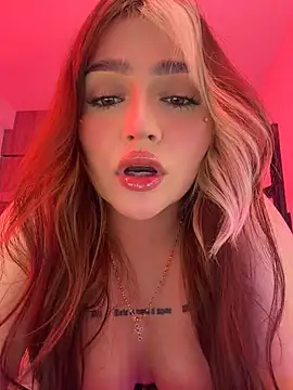Daniela_ruizz - Saliva in Titts