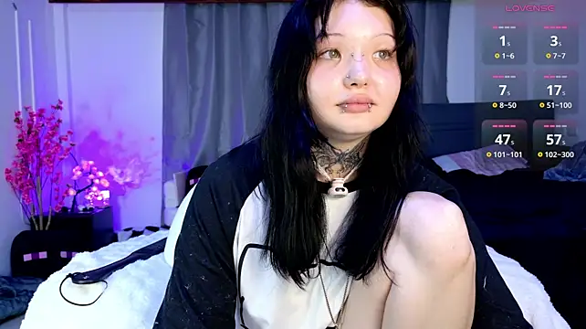 Lein_Bone - dildo play
