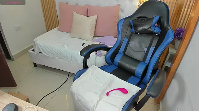 Kitty_kayo - Dildo In The Pussy🥵