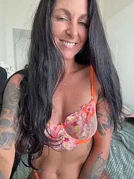 Mel-Mia - LT Hot Clip - 10 Slaps Pussy 😺