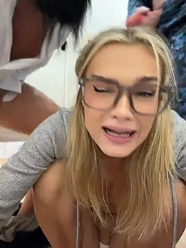 Nicoleevien - Open door! 2 man here