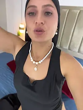 Aisha_k - Show ass in thread slowly😍