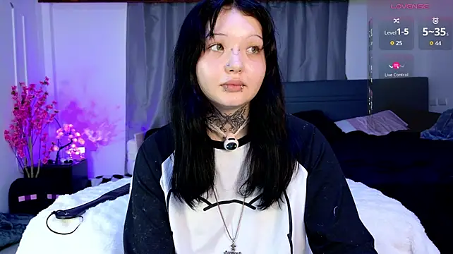 Lein_Bone - dildo play