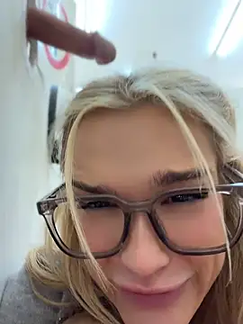 Nicoleevien - Open door! 2 man here