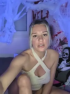 SpicyVicky - Jte gicle dessus Squirt ds l’immeuble