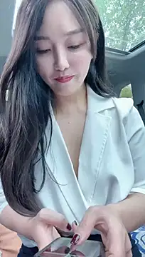 Daisl166 - 完成目标漏胸部直播两分钟