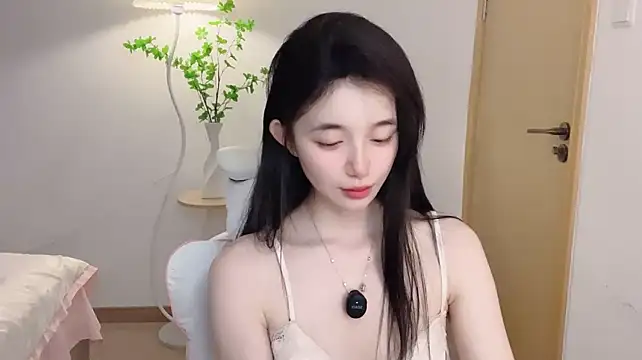 Annie-3 - 泡泡抹香肩 涂美胸 小粉控制3min