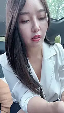 Daisl166 - 完成目标漏胸部直播两分钟