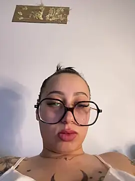 Queenlo_xxx - gagne 2 vidéos💦