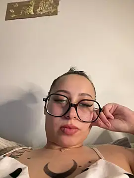 Queenlo_xxx - suce fort le gode slpe🔥