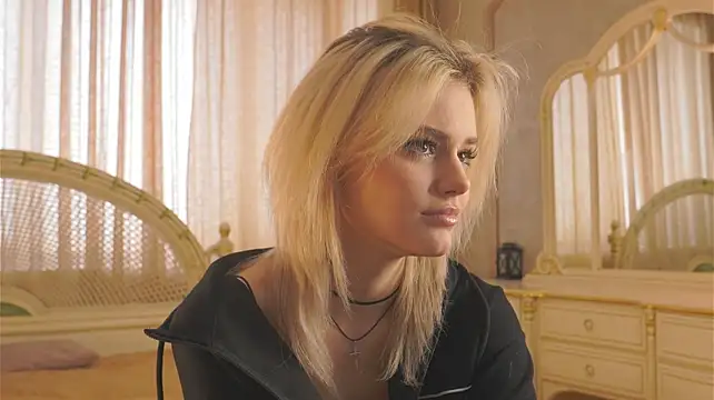 MercedezTimbs - Add lipstick to my sweet lips close