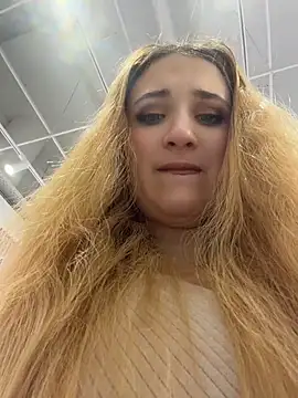 AdelRich - Show tits on natura