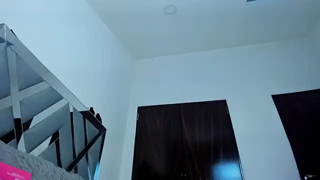 Rossi_ss1 - Pull nipples