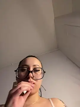 Queenlo_xxx - suce fort le gode slpe🔥